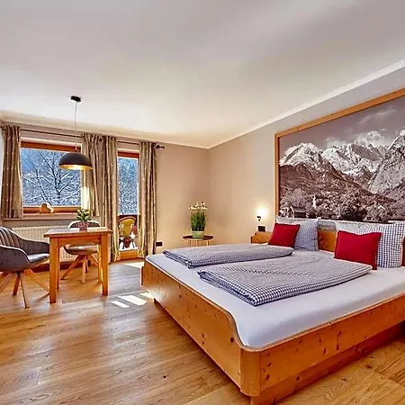 Gaestehaus Brandnerhof 여관 3*